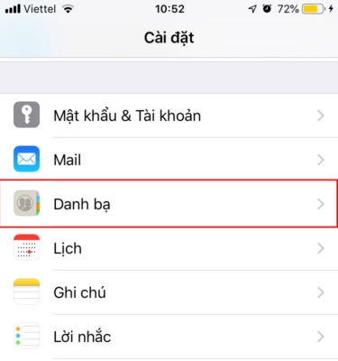 Vào cài đặt chọn danh bạ trên điện thoại iphone