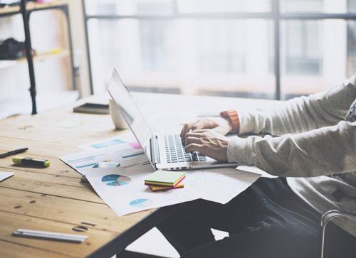 Ảnh minh hoạ: nên mua laptop hãng nào (3)