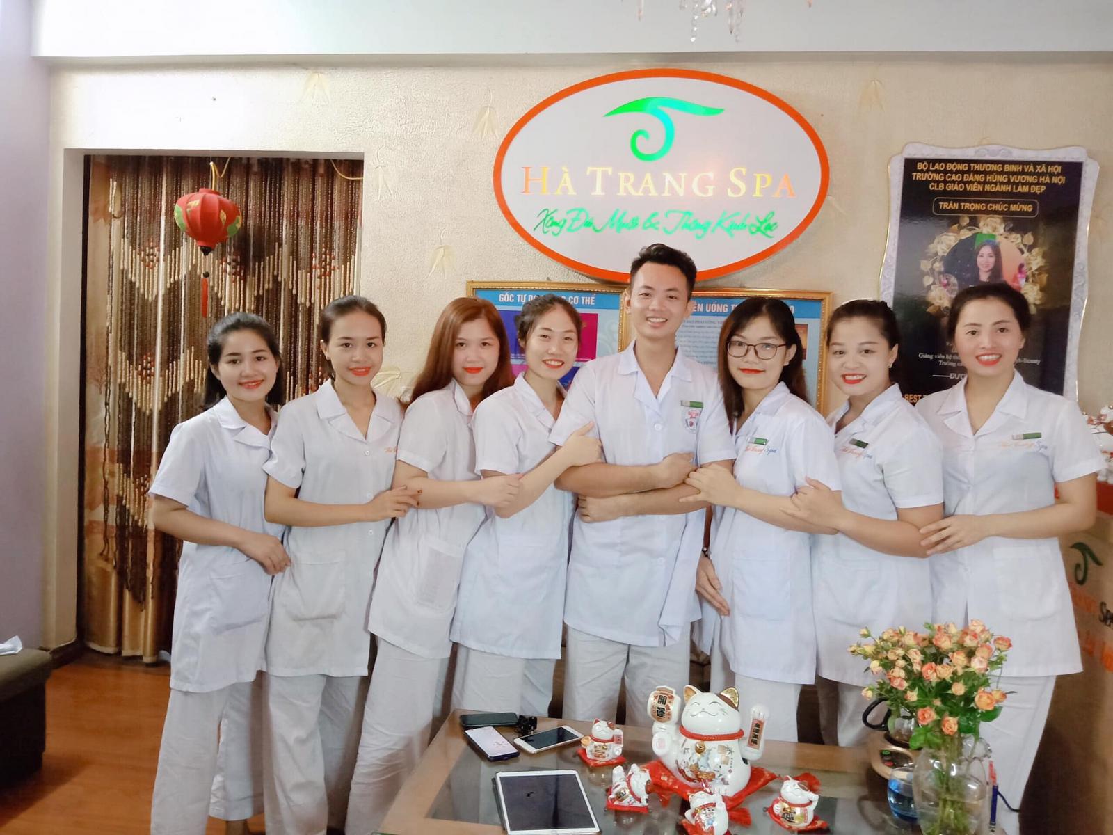 Đội ngũ nhân viên vô cùng chuyên nghiệp tại Sơn Tây TP Hà Nội